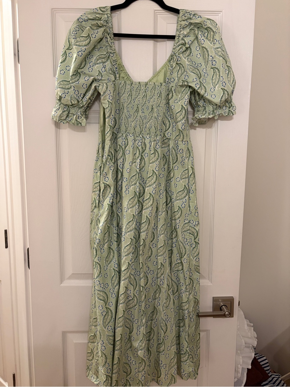 Hill House Light Green Paisley Puff-Sleeve Midi Dress with V-Neck - Picture 2 of 4